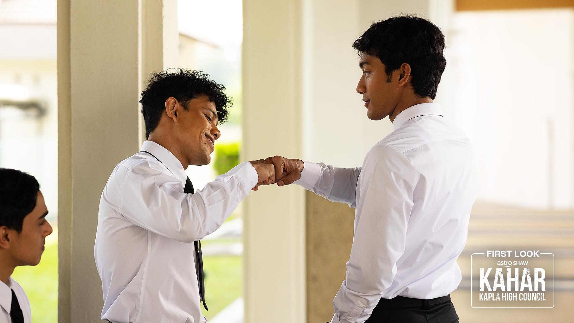 Xem Phim Kahar: Hội Đồng Trung Học Kapla Phụ Đề